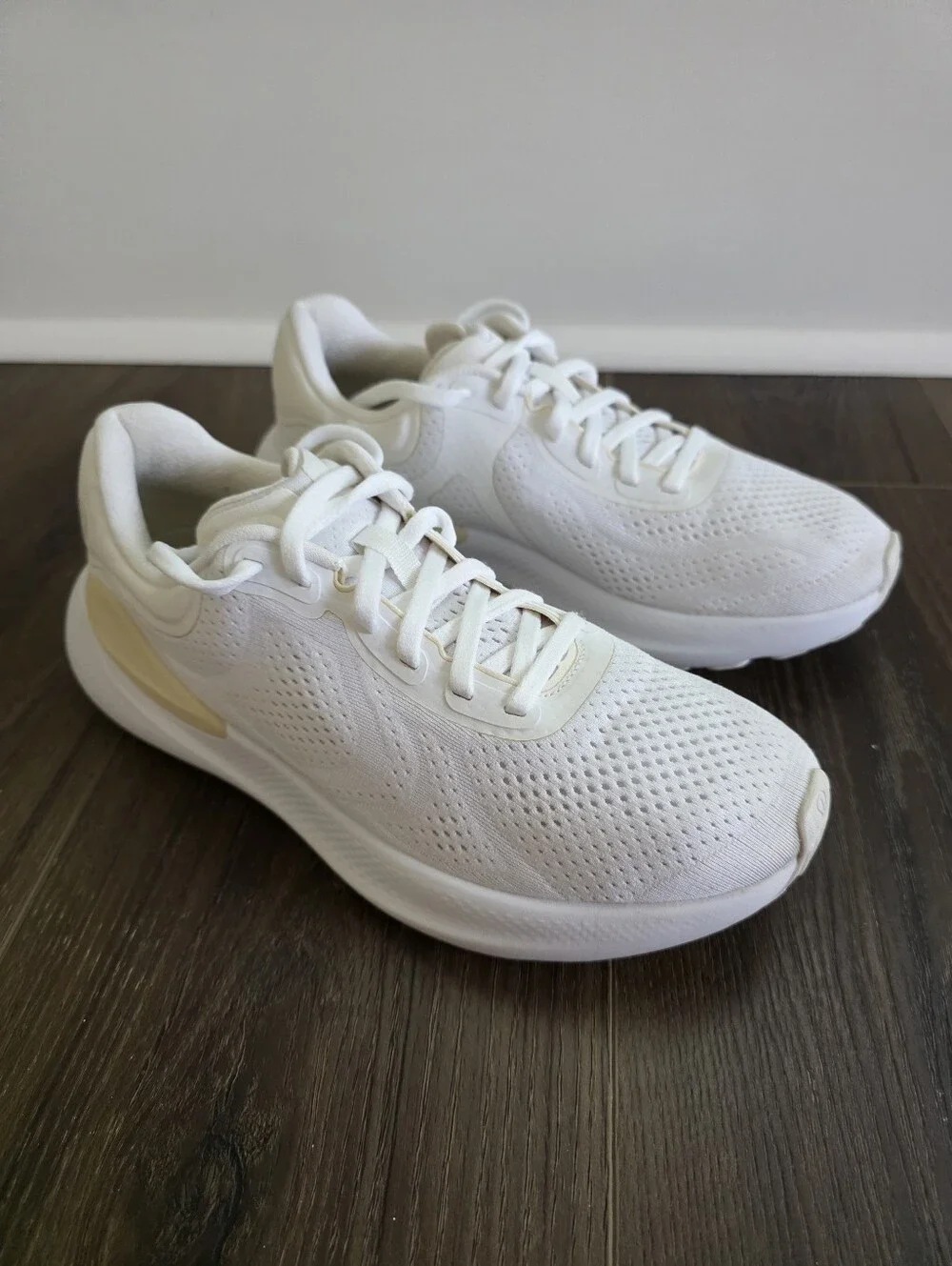 lululemon Beyondfeel Women’s 8 White Athletic Sneakers with Cream Accents
